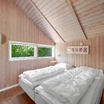 Kuisma - 1-1km To The Fjord By Interhome *